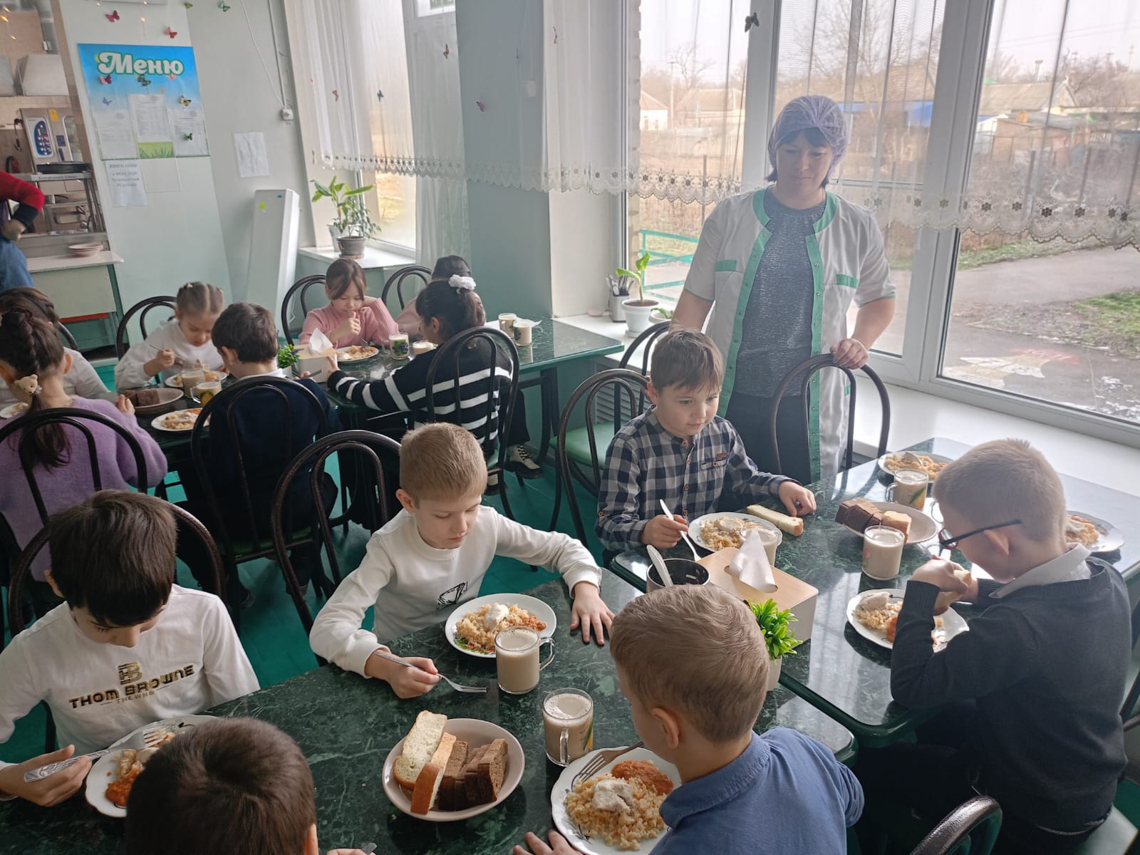 Завтрак начальной школы